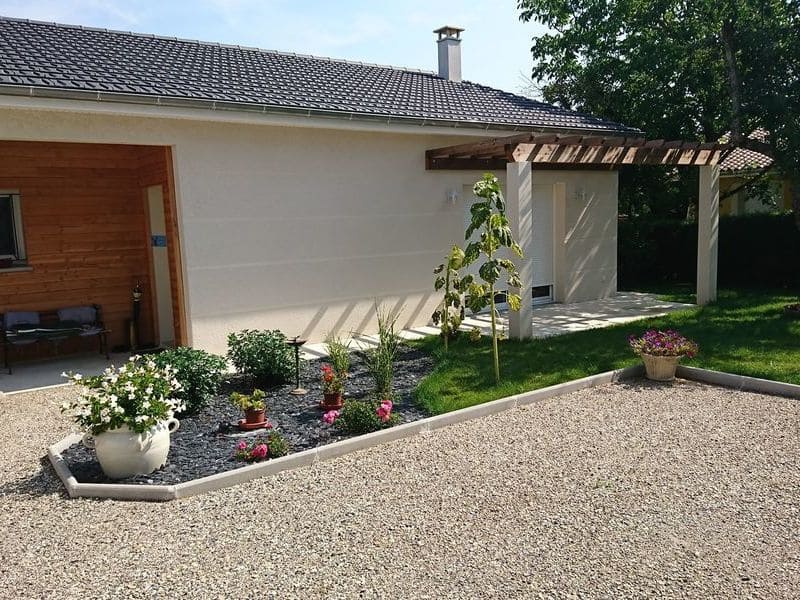 Acadie maison moderne adaptée à la complexité du terrain Heyrieux